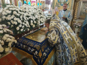 Владика Пантелеімон очолив вечірнє богослужіння з чином погребіння Плащаниці Пресвятої Богородиці